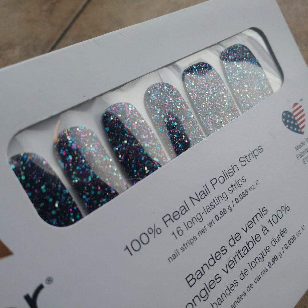 Color Street - 3/$20 - Holidaze (RETIRED) - Picture 2 of 7